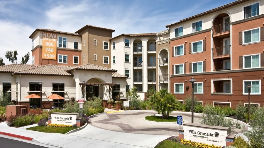 Villa Granada apartment community in Santa Clara